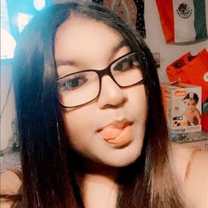 Meet your Posher, Mia